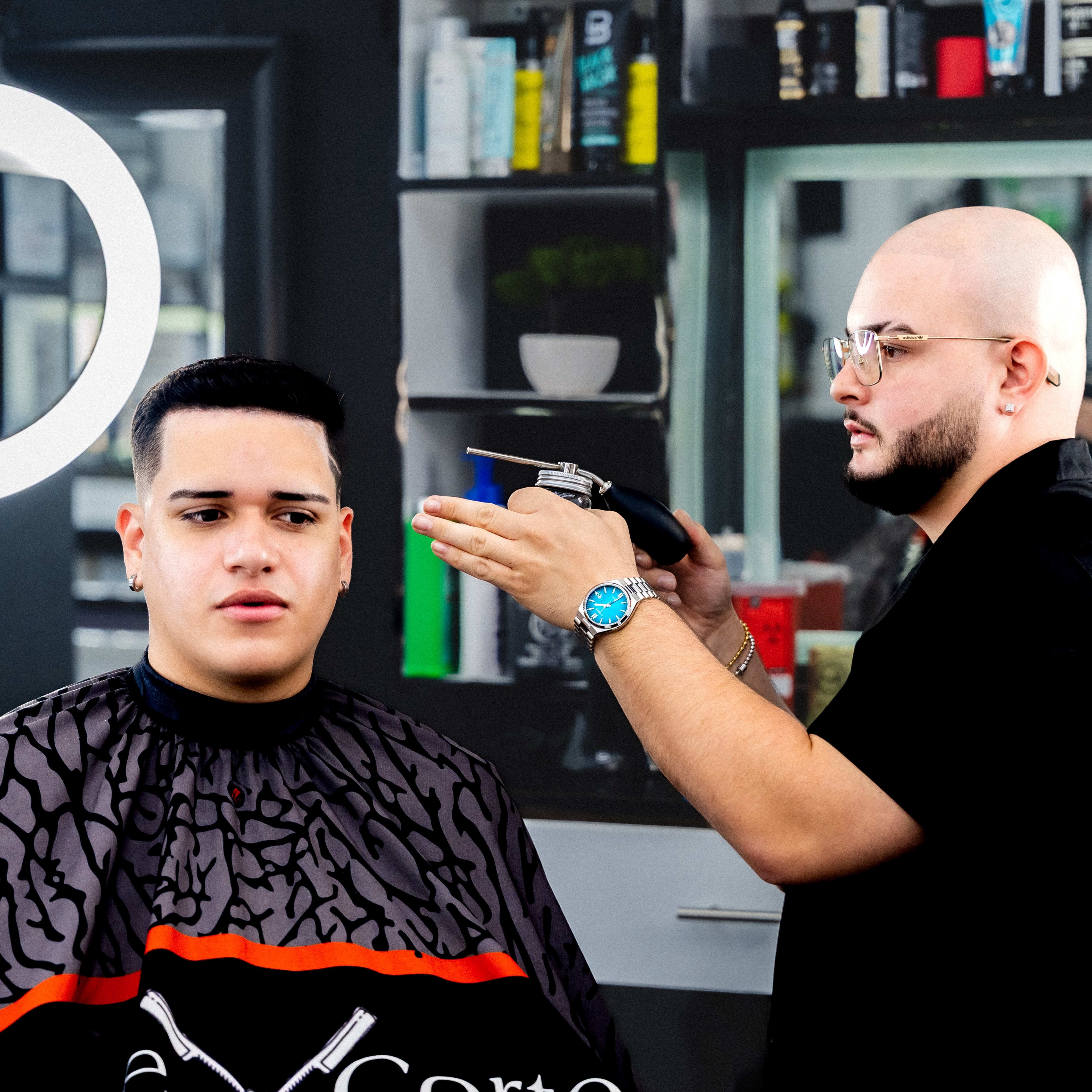 Trabajo de barbería en Yavi Barber